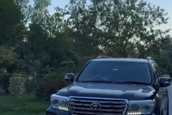 Land Cruiser V8